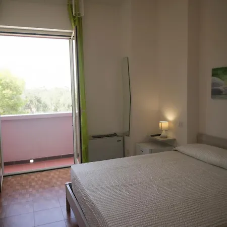 Bed & Breakfast Paradise Beb 3*